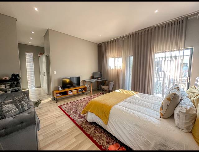 4 BEDROOM HOUSE FOR SALE IN MIDSTREAM MEADOWS